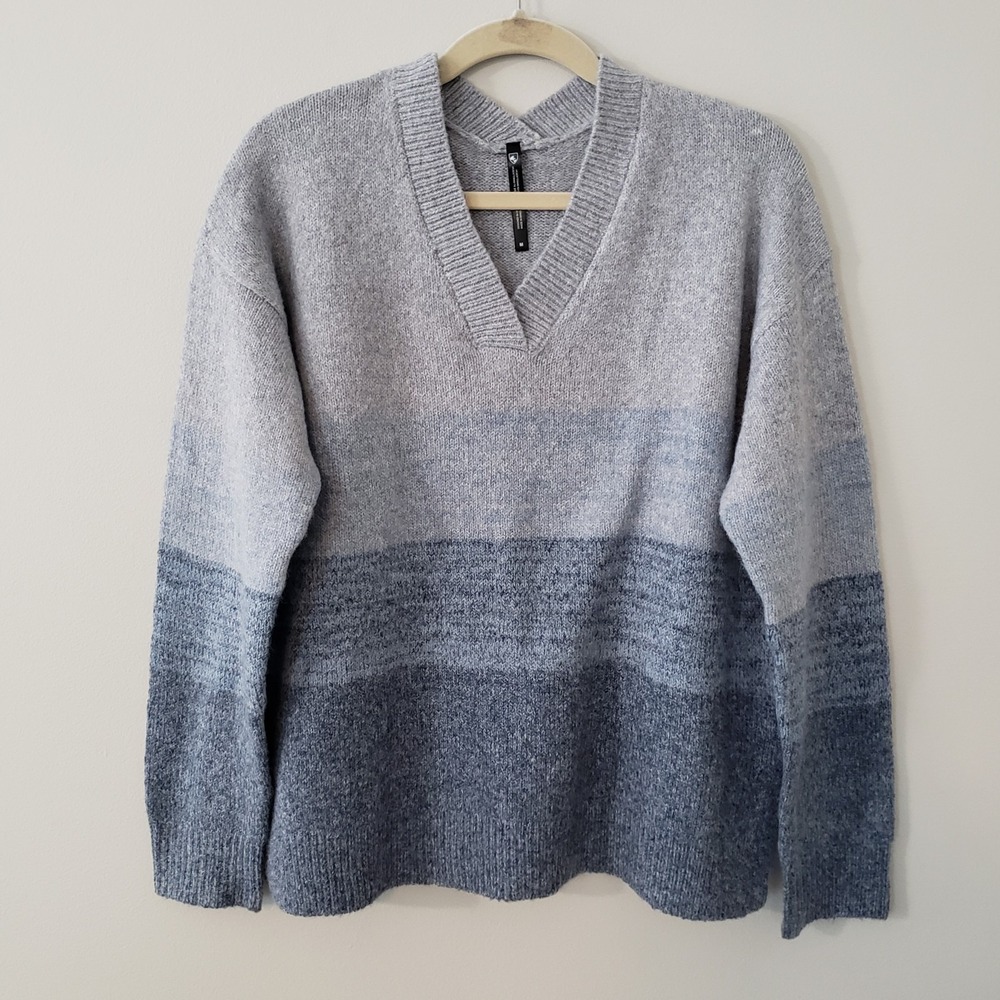 Kuhl Womens Ombre Blue V-Neck Sweater Size M Pullover Cozy Fall Cabincore Soft